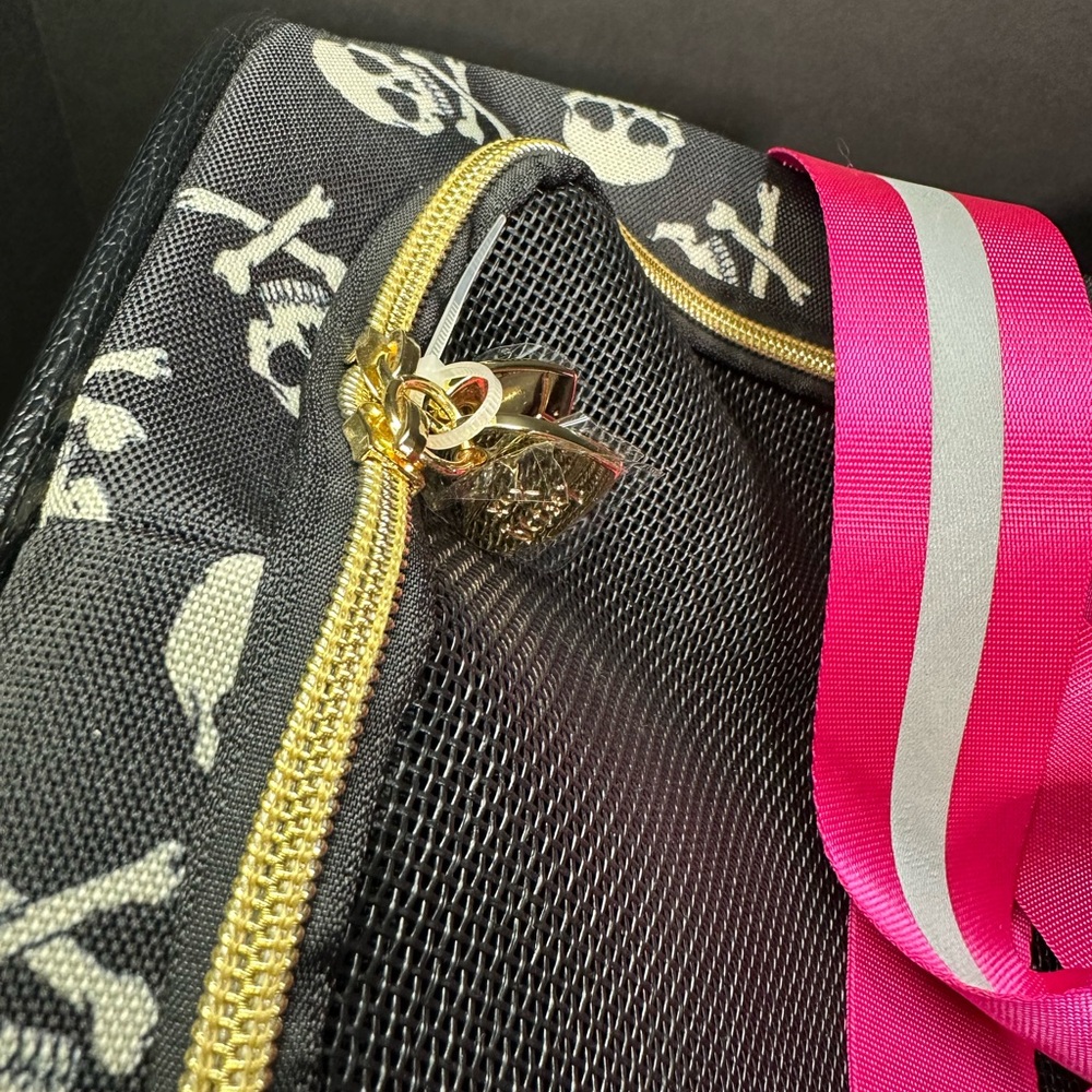 Betsey Johnson Pet Carrier in Black and Pink with skull and crossbones - Picture 6 of 14